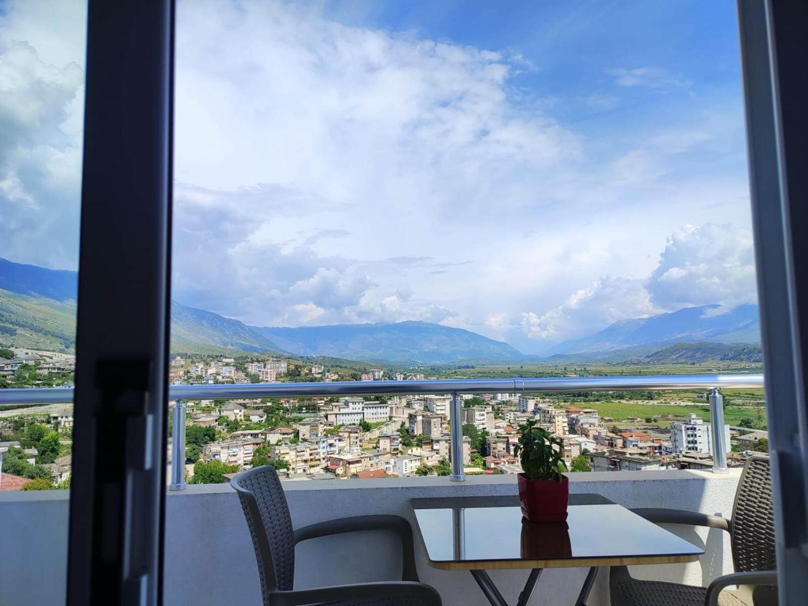 Vladimir Estate Hotel Gjirokastër Exterior foto